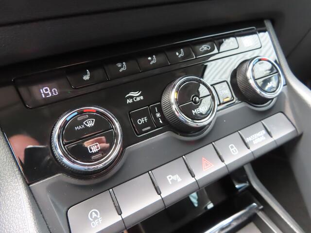 Skoda Karoq 1.5 TSI ACT Style DSG | stoelverwarming | full led | parkeersensoren voor + achter | DAB