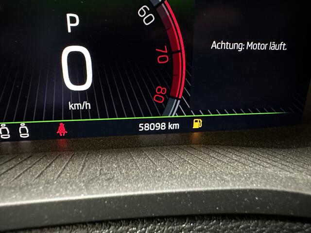 Skoda Karoq 1.5 TSI ACT Sportline Business / AUTOMAAT/ TREKHAAK/ CAMERA/ PARK. SENSOREN/ CRUISE/ MATRIX LED/ STOELVERWARM. V&A/ CHASSIS CONTROL/ VIRTUAL COCKPIT/ KEYLESS/ STUURVERWARM./ SMARTLINK/ DAB/ CLIMA