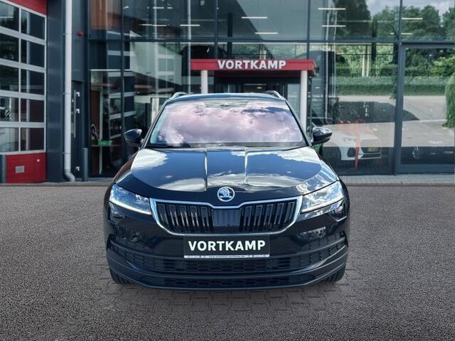 Skoda Karoq 1.5 TSI DSG CLEVER PANO-DAK/TREKHAAK/CAMERA/NAVI/CARPLAY/STOELVERW