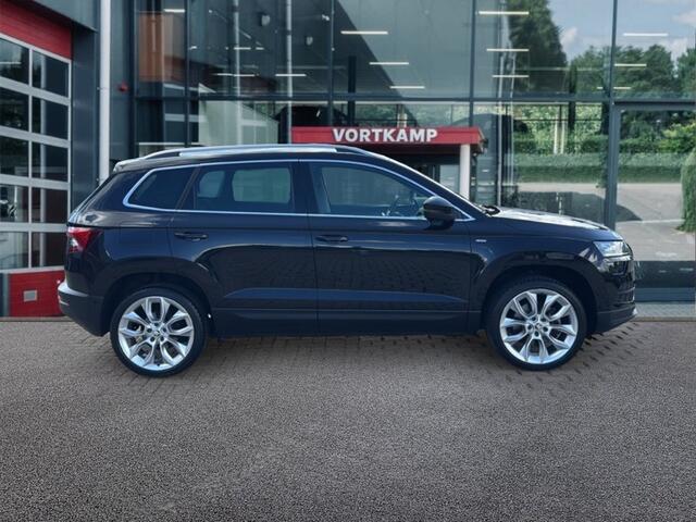 Skoda Karoq 1.5 TSI DSG CLEVER PANO-DAK/TREKHAAK/CAMERA/NAVI/CARPLAY/STOELVERW