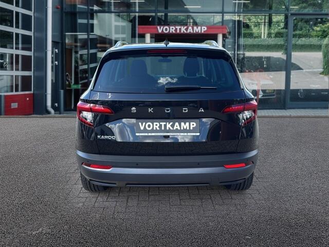 Skoda Karoq 1.5 TSI DSG CLEVER PANO-DAK/TREKHAAK/CAMERA/NAVI/CARPLAY/STOELVERW