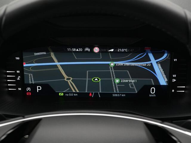 Skoda Karoq 1.5 TSI ACT 150 pk DSG Business Edition Plus | Stoel-/achterbankverwarming | Trekhaak | Sportonderstel | Adaptive Cruise | Achteruitrijcamera | 17 inch