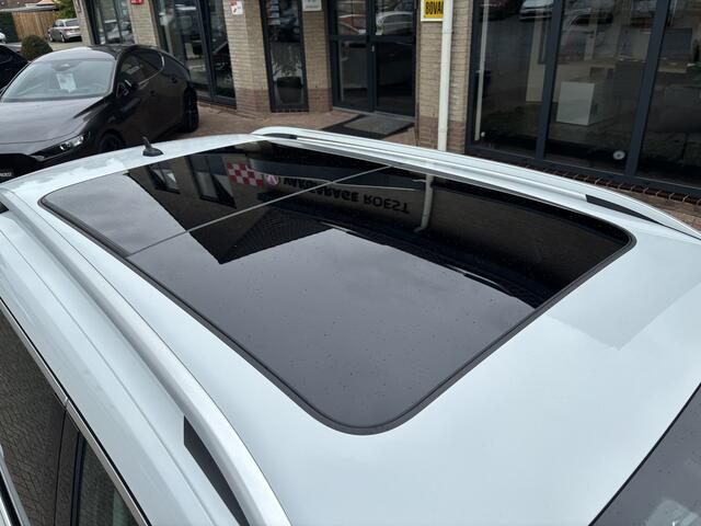 Skoda Karoq 1.5 TSI Style Business Automaat Trekhaak / Panoramadak / Full LED