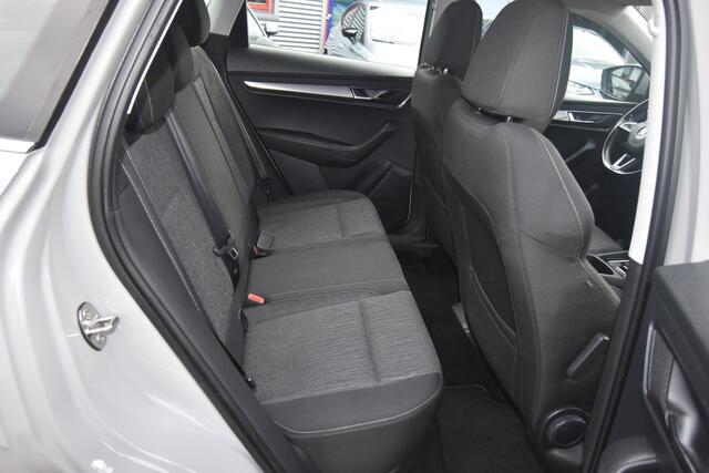 Skoda Karoq 1.0 TSI Style , CLIMATR , LED KOPL , LMV18 , NAVI , CR CONTR ,