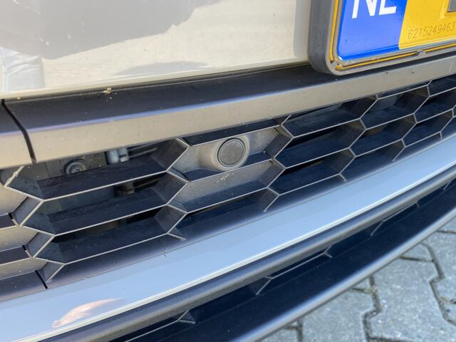 Skoda Karoq 1.0 TSI Business Edition Wegklapbare Trekhaak, App Connect & Cruise Control