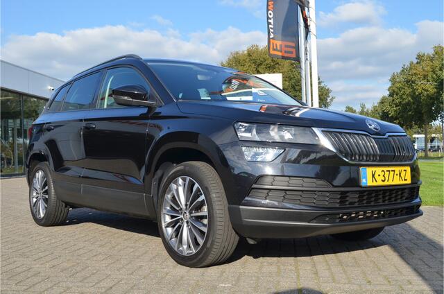 Skoda Karoq 1.5 TSI ACT Business Edition Carplay | Trekhaak wegklapbaar | Adaptive cruise | Navi | DSG