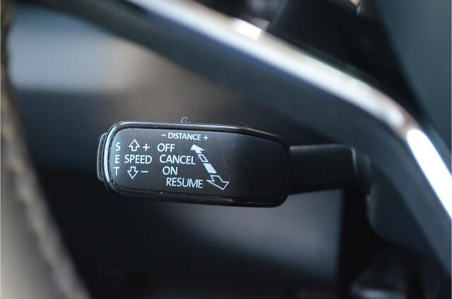 Skoda Karoq 1.5 TSI ACT Business Edition Carplay | Trekhaak wegklapbaar | Adaptive cruise | Navi | DSG