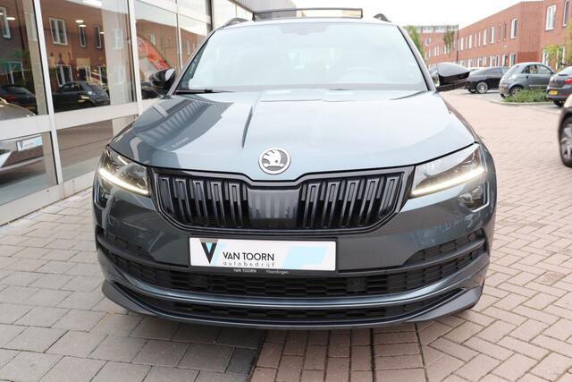 Skoda Karoq 1.5 TSI ACT Sportline Business Automaat. Panoramadak