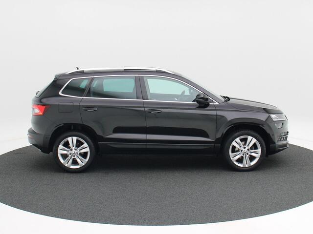 Skoda Karoq 1.5 TSi 150 Pk Automaat Style Business | Panoramadak | Trekhaak | Canton Audio | Adaptive Cruise | Stoel Verwarming | Carplay | Camera | 18 Inch | 75.460 Km!