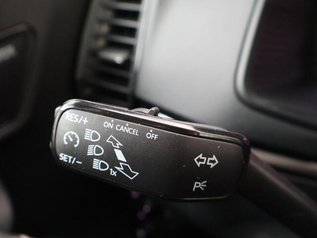 Skoda Karoq 1.5 TSI ACT Sportline Business | 150 PK | Automaat | Panoramadak | Trekhaak wegklapbaar |