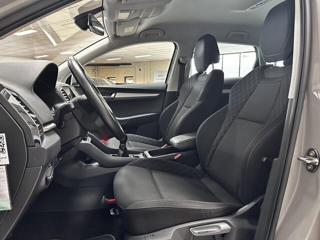 Skoda Karoq 1.0 TSI Business Edition/ LED Dagrijverl./ DAB+/ 16''LMV/ Keyless GO Apple+Android/ Clima/ Navi/ Cruise/ Bluetooth/ Multi.LEDER.Stuur/ Elek.Pakket/ Isofix/ PDC V+A.