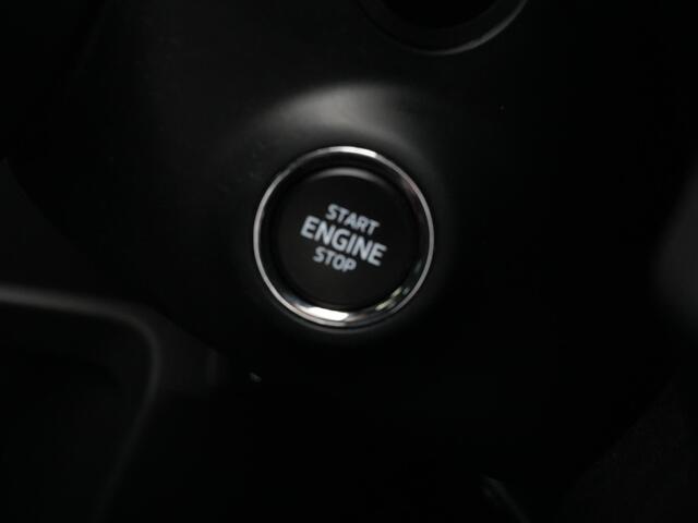 Skoda Karoq 1.5 TSI 150 pk DSG ACT Sportline Business | Panoramadak | Trekhaak | Navigatie Columbus | Stoelverwarming | CANTON sound | Park Assist | Carplay | 19 inch