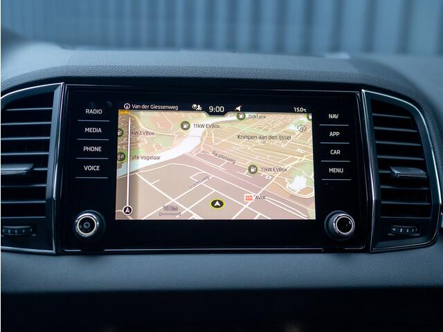 Skoda Karoq 1.5 TSI ACT Business Edition Plus | Keyless | Camera | Elk. A-klep | Adapt. Cr. | Prijs Rijklaar!!