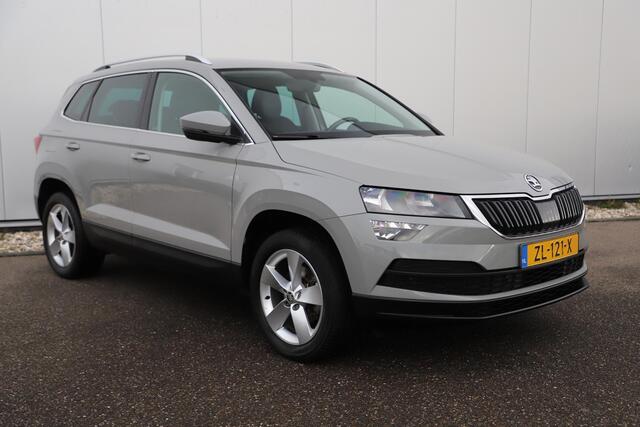Skoda Karoq 1.0 TSI Ambition Business Navigatie Carplay Android Climate Cruise Control 17 inch LMV Steel Grey!