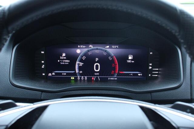 Skoda Karoq 1.5 TSI ACT Sportline Business 31DKM, PANO, TREKHAAK, CARPLAY