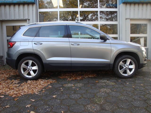 Skoda Karoq 1.5 TSI ACT Sportline Business 150 PK/ CarPlay /stoelverwarming