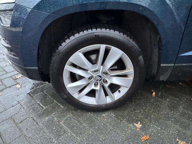 Skoda Karoq 1.0 TSI 115pk H6 Business Edition Navigatie Stoelverwarming Trekhaak Camera