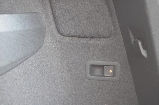 Skoda Karoq 1.5 TSI ACT Business Edition elek. trekhaak 12 mnd. gar.