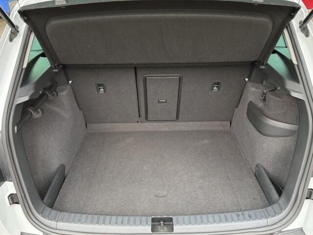 Skoda Karoq 1.5 TSI DSG AMBITION TREKHAAK/CAMERA/NAVI/CARPLAY/ACC/STOELVERW