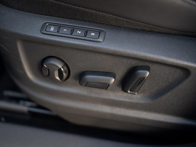 Skoda Karoq 1.5 TSI ACT Sportline Business | Panodak | Leder | Stoelgeheugen | Elk A-klep | Prijs Rijklaar!!