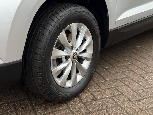 Skoda Karoq 1.0 TSI Ambition | Airco | Cruise control | Navigatie | Trekhaak | LM Velgen | PDC achter | Als Nieuw! | RIJKLAARPRIJS INCL 12 MAANDEN GARANTIE EN BEURT