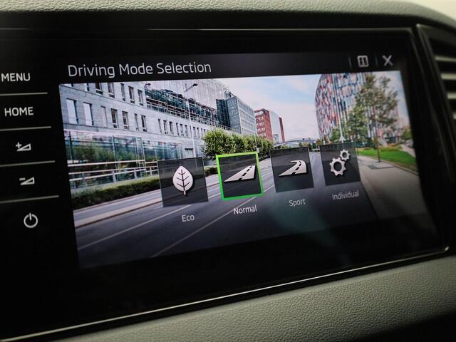 Skoda Karoq 1.5TSI/150PK ACT Sportline DSG · Navigatie · Trekhaak · Apple/Android Car Play · Camera · Garantie tot februari 2029 of 60000km.