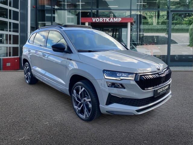 Skoda Karoq 1.5 TSI DSG SPORTLINE PANO-DAK/TREKHAAK/CAMERA/CARPLAY/ACC/STOELVERW