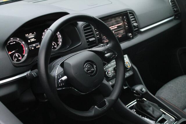 Skoda Karoq 1.5 TSI ACT Business Edition Plus | Trekhaak | Carplay | ACC | Camera