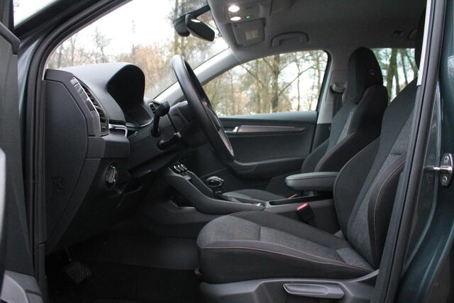 Skoda Karoq 1.5 TSI ACT Business Edition Plus | Trekhaak | Carplay | ACC | Camera