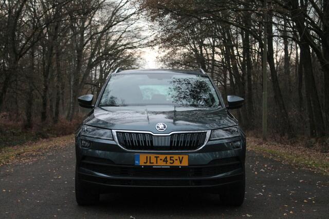 Skoda Karoq 1.5 TSI ACT Business Edition Plus | Trekhaak | Carplay | ACC | Camera