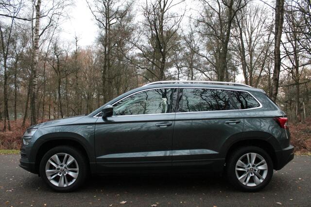 Skoda Karoq 1.5 TSI ACT Business Edition Plus | Trekhaak | Carplay | ACC | Camera