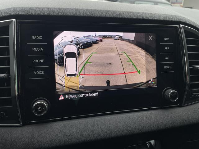 Skoda Karoq 1.5 TSI ACT Style | LED | Elek. Trekhaak | Navi | Carplay | Camera | Virtual Cockpit