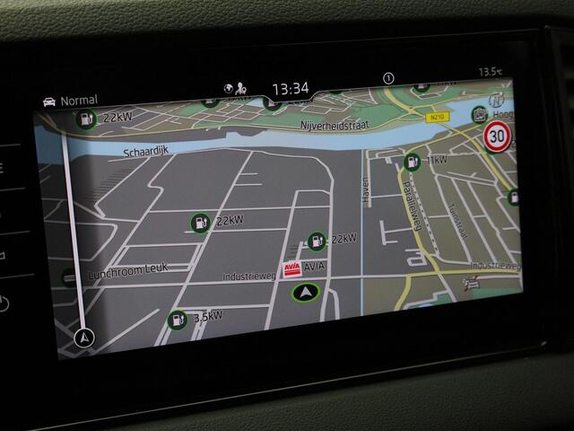 Skoda Karoq 1.5TSI/150PK ACT Sportline DSG · Navigatie · Trekhaak · Apple/Android Car Play · Camera · Einde garantie 11-03-2029 of 60000km.