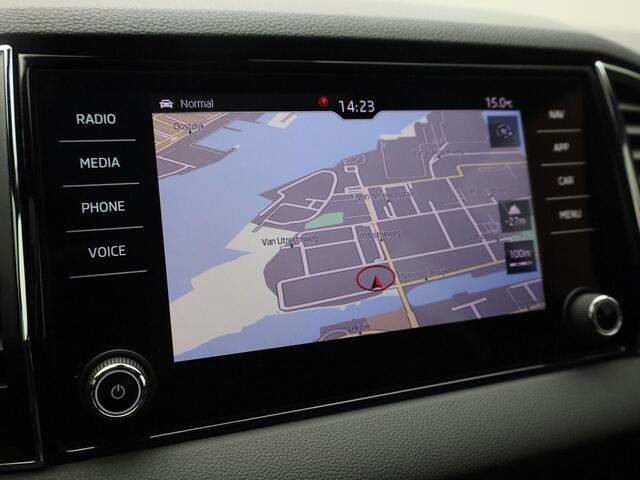 Skoda Karoq 1.5TSI/150pPK Sportline Business DSG · Panoramadak · Camera · Trekhaak · Apple/Android Car Play