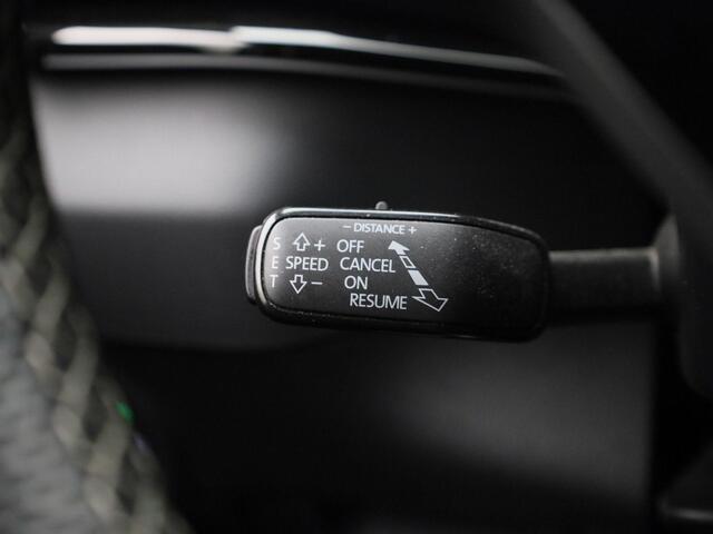 Skoda Karoq 1.5TSI/150pPK Sportline Business DSG · Panoramadak · Camera · Trekhaak · Apple/Android Car Play