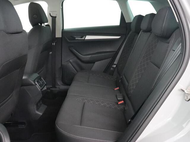 Skoda Karoq 1.0 TSI Business Edition | Panoramadak | Trekhaak | Carplay | Navigatie | Park Assist | Climate control | DAB | Cruise control | Bluetooth