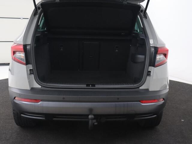 Skoda Karoq 1.0 TSI Business Edition | Panoramadak | Trekhaak | Carplay | Navigatie | Park Assist | Climate control | DAB | Cruise control | Bluetooth