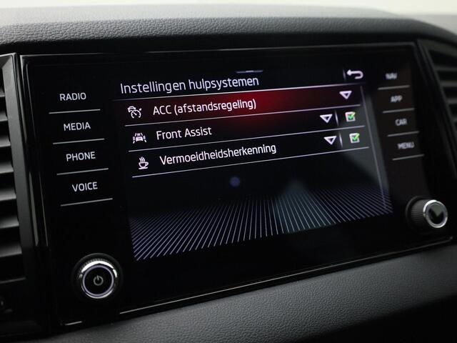 Skoda Karoq 1.5TSI/150PK ACT Sportline Business DSG · Panoramadak · 19'' Velgen · Apple/Android Car Play