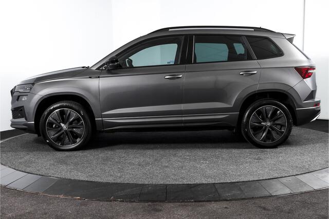 Skoda Karoq 1.5 TSI ACT Sportline Business 150 PK - Automaat | Elek. Trekhaak | Dig. Cockpit | Adapt. Cruise | PDC | Camera | NAV + App. Connect | ECC | DAB | LM 18" | 2863