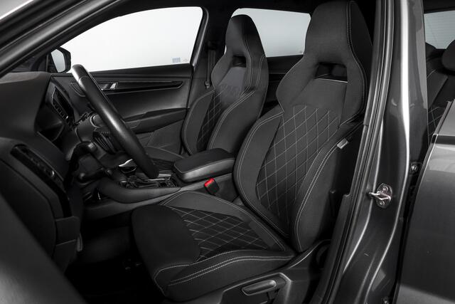 Skoda Karoq 1.5 TSI ACT Sportline Business 150 PK - Automaat | Elek. Trekhaak | Dig. Cockpit | Adapt. Cruise | PDC | Camera | NAV + App. Connect | ECC | DAB | LM 18" | 2863