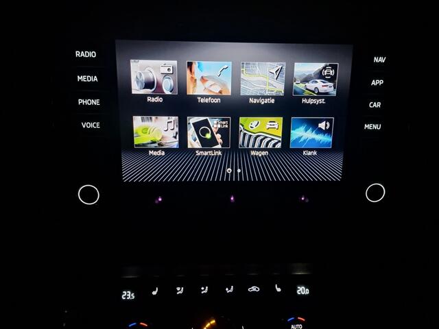 Skoda Karoq 1.5 TSI 150 Pk ACT Sportline Business Pano Leder Dsg-7