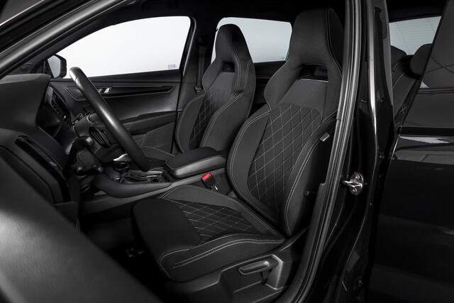 Skoda Karoq 1.5 TSI ACT Sportline Business 150 PK - Automaat | Elek. Trekhaak | Dig. Cockpit | Adapt. Cruise | PDC | Camera | NAV + App. Connect | ECC | DAB | LM 18" | 2824