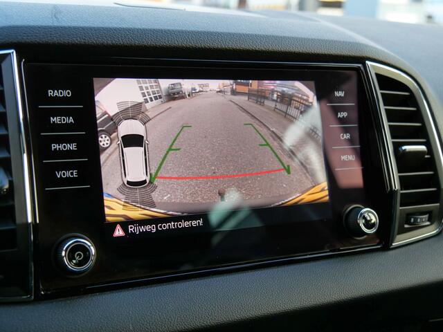 Skoda Karoq 1.5 TSI 150PK Automaat Style Business | CAMERA | TREKHAAK | CARPLAY |