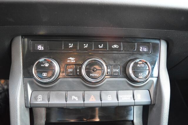 Skoda Karoq Navigatie, Cruise controle, 1.0 TSI Clever Ed. Automaat