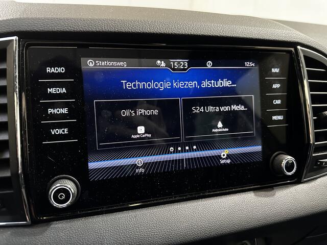 Skoda Karoq 1.5 TSI ACT Ambition Clever / AUTOMAAT/ PANO/ DODE HOEK/ PARK.SENSOR.V+A/ CAMERA/ ACC/ STUUR+STOEL VERWARM./ ELEK.KLEP/ SMARTLINK/ KEYLESS/ DAB/ NAVI/ CLIMA/ DIGITAL DASH/ LED/ ISOFIX/ 17'' LMV