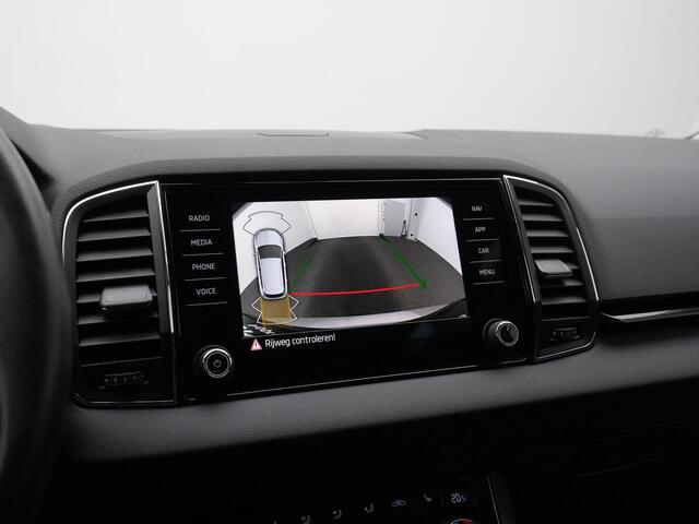 Skoda Karoq 1.5 TSI ACT 150 pk DSG Style | Trekhaak | Stuur-/stoelverwarming | Achteruitrijcamera | Navigatie