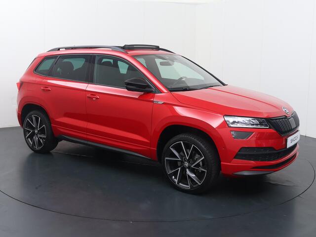 Skoda Karoq 1.5 TSI ACT Sportline Business | 150 PK | Automaat | Trekhaak wegklapbaar | Panoramadak | Navigatiesysteem | Verwarmde voorstoelen |