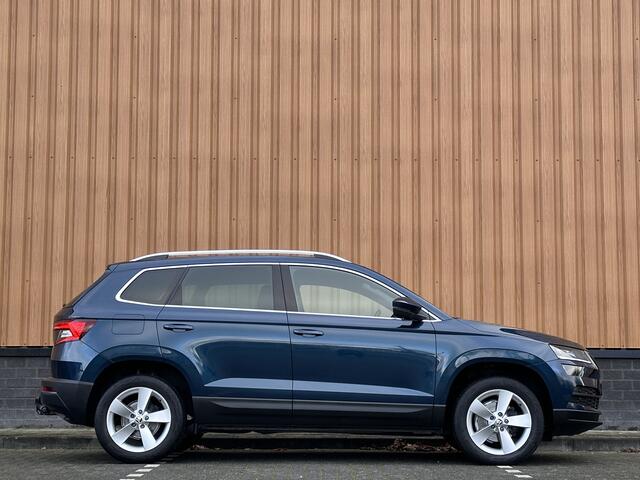 Skoda Karoq 1.5 TSI ACT Style | Stuurwielverwarming | Stoelverwarming | Elektrische Trekhaak | Adaptieve Cruise Control | Achterbank Verwarming | Apple Carplay | Android Auto | Navigatie | DAB |