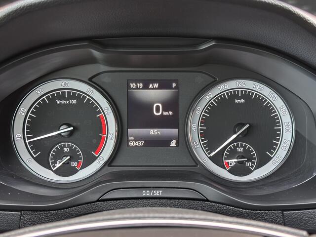 Skoda Karoq 1.5 TSI ACT Style | Stuurwielverwarming | Stoelverwarming | Elektrische Trekhaak | Adaptieve Cruise Control | Achterbank Verwarming | Apple Carplay | Android Auto | Navigatie | DAB |