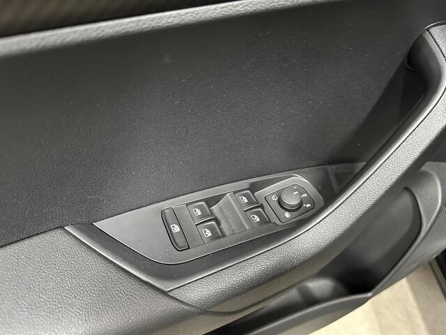 Skoda Karoq 1.5 TSI 150pk ACT Sportline Business | Elek. Trekhaak | Navigatiepakket | ACC | Ambient Lighting